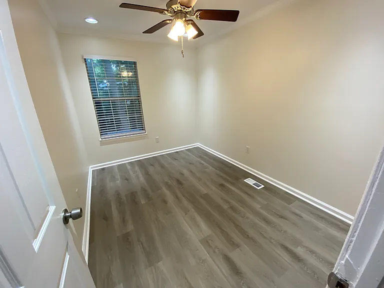 55 Oneonta Dr — Photo 17
