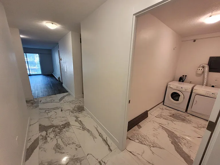 537 4th Ave N #105 — Photo 4