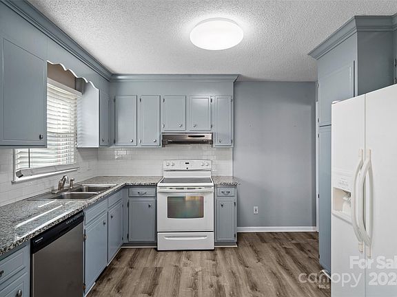 2nd image of 1258 Courtney Dr