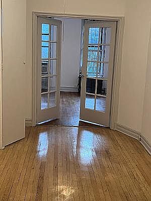 2nd image of 308 E 89th St #5A