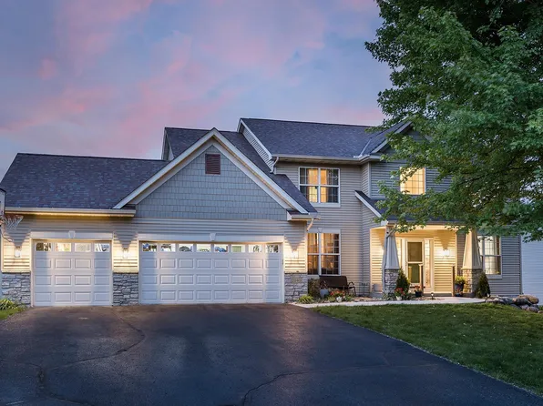 2040 Fountain Ln, Waconia, MN 55387