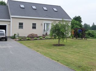 2 Shamrock Dr, Gorham, ME 04038