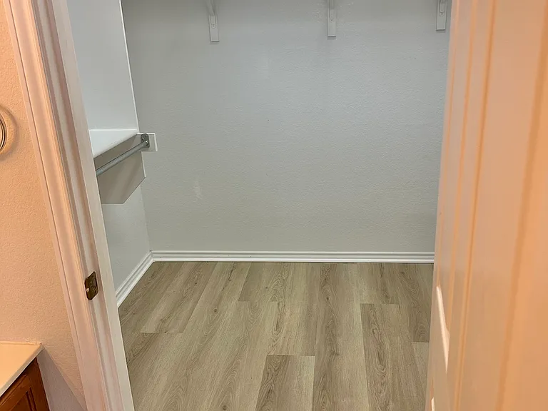 214 Bonham Loop — Photo 11
