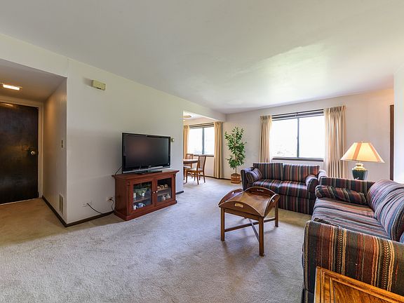 2nd image of 822 Cambridge Pl #132C