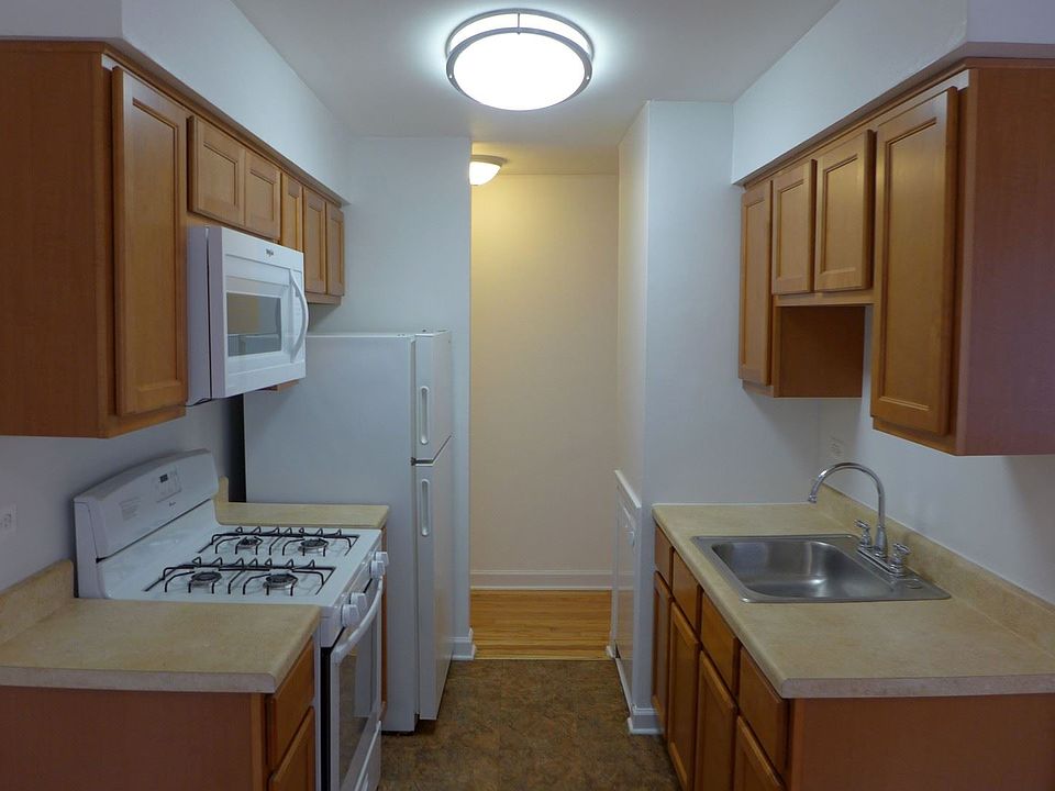 1st image of 5633 N Winthrop Ave APT 311