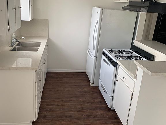 2nd image of 137 Lindero Ave