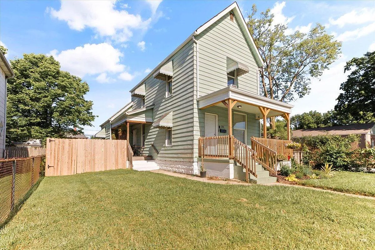 203 Whitethorne Ave photo 1