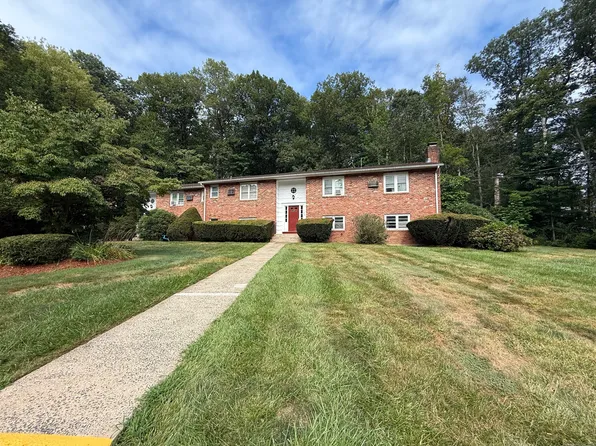1125 Waterbury Road APT 1C, Cheshire, CT 06410