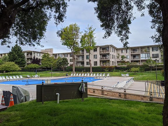 Pool at the Clipper Club