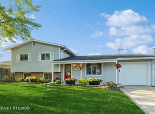 5198 Greentree Rd, Oak Forest, IL 60452