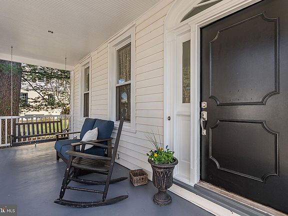 5th image of 212 Dearborn Ave