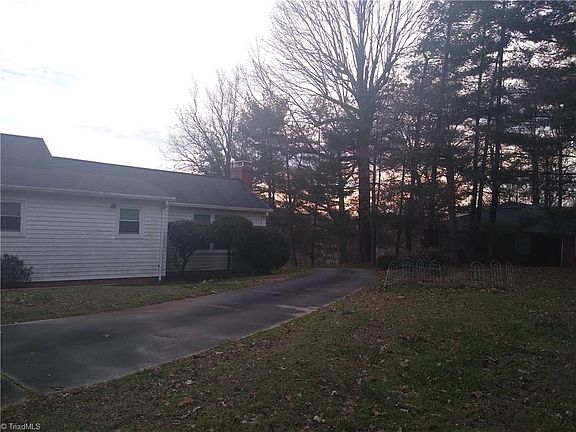 5th image of 217 Greenside Dr