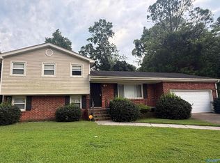 3905 Gardenside Dr NW, Huntsville, AL 35810