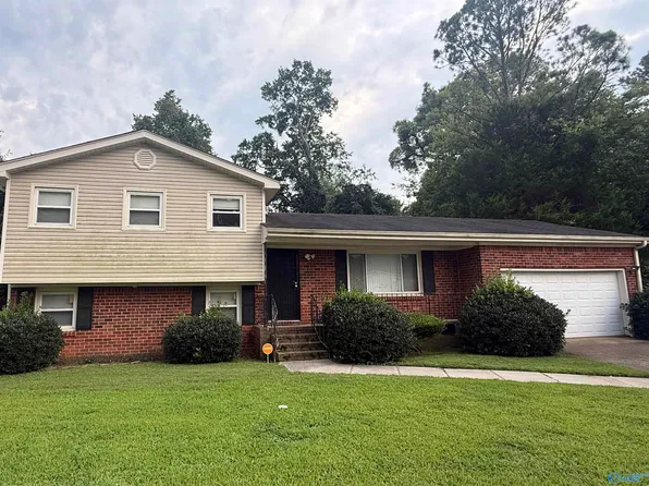 3905 Gardenside Dr NW, Huntsville, AL 35810