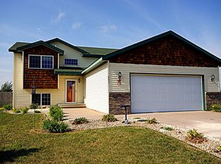 607 8th St SW, Rice, MN 56367