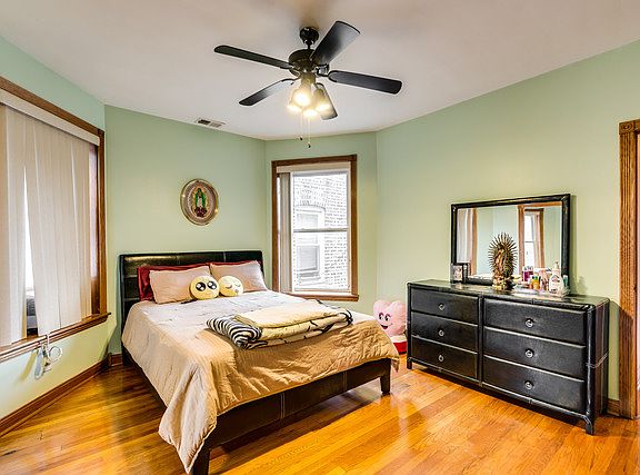 5th image of 2147 W Arthur Ave