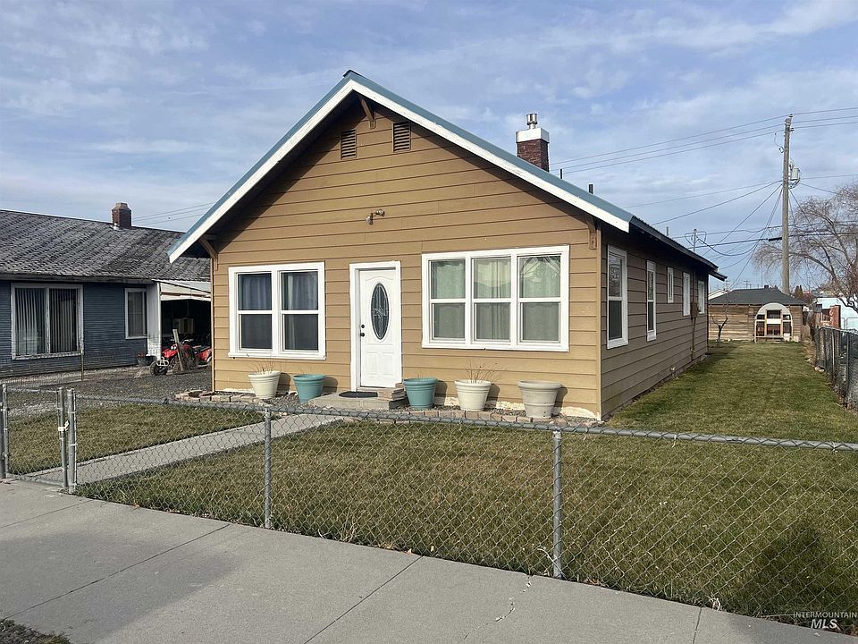 1st image of 316 8th Ave S