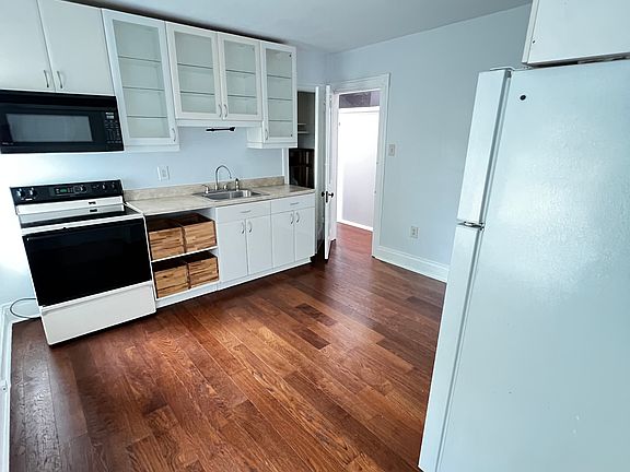 4th image of 510 Carpenter Ln #3