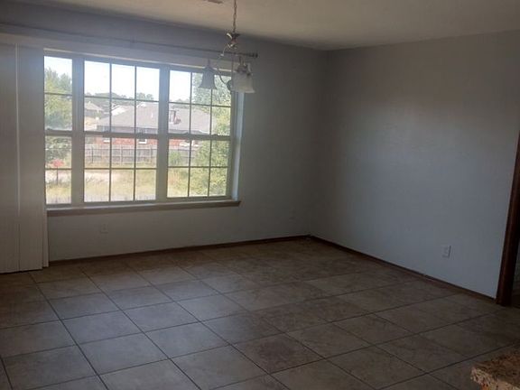 2nd image of 902 NW 66th St