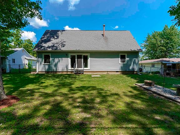 3rd image of 2330 Deerwood Dr