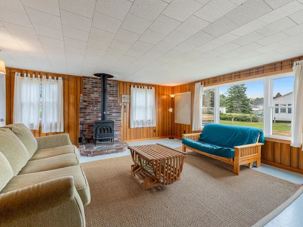 16 Dolphin Lane, Harpswell, ME 04003