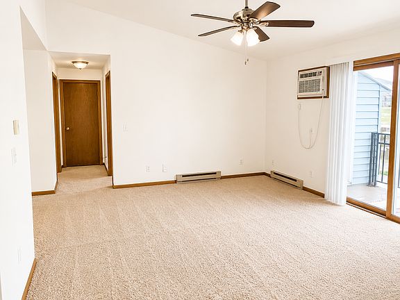 4th image of 601 E Oak St #7