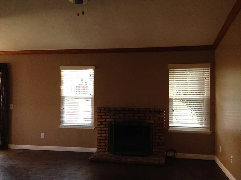 9784 Bolton Ave — Photo 25