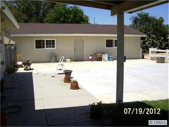 5th image of 1580 Eaton Ave