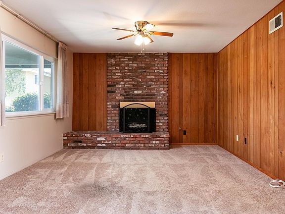 193 W Garden Green-008-009-Living Room-M