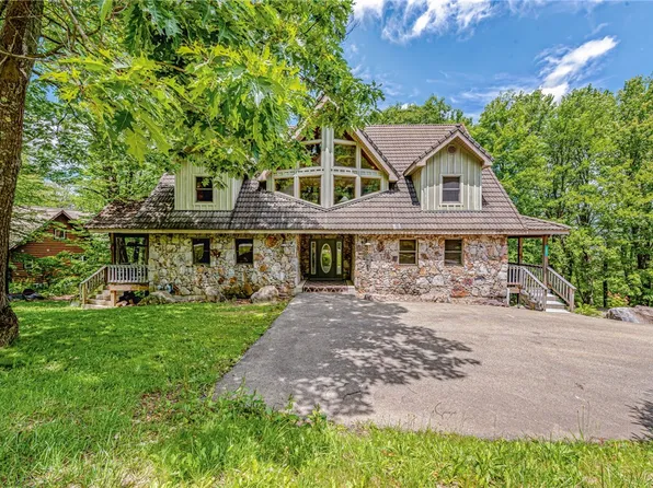 297 Imperial Rd, Hidden Valley, PA 15502