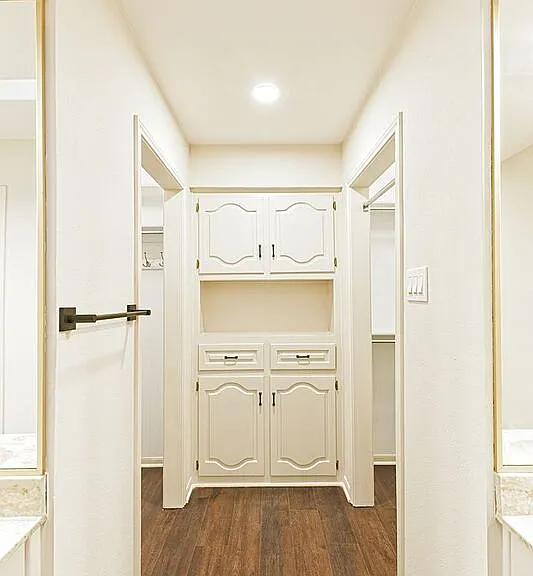 3217 Squireswood Dr — Photo 41