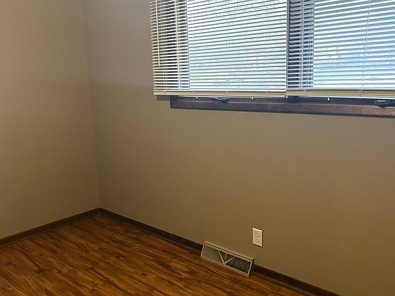 4th image of 5015 South St