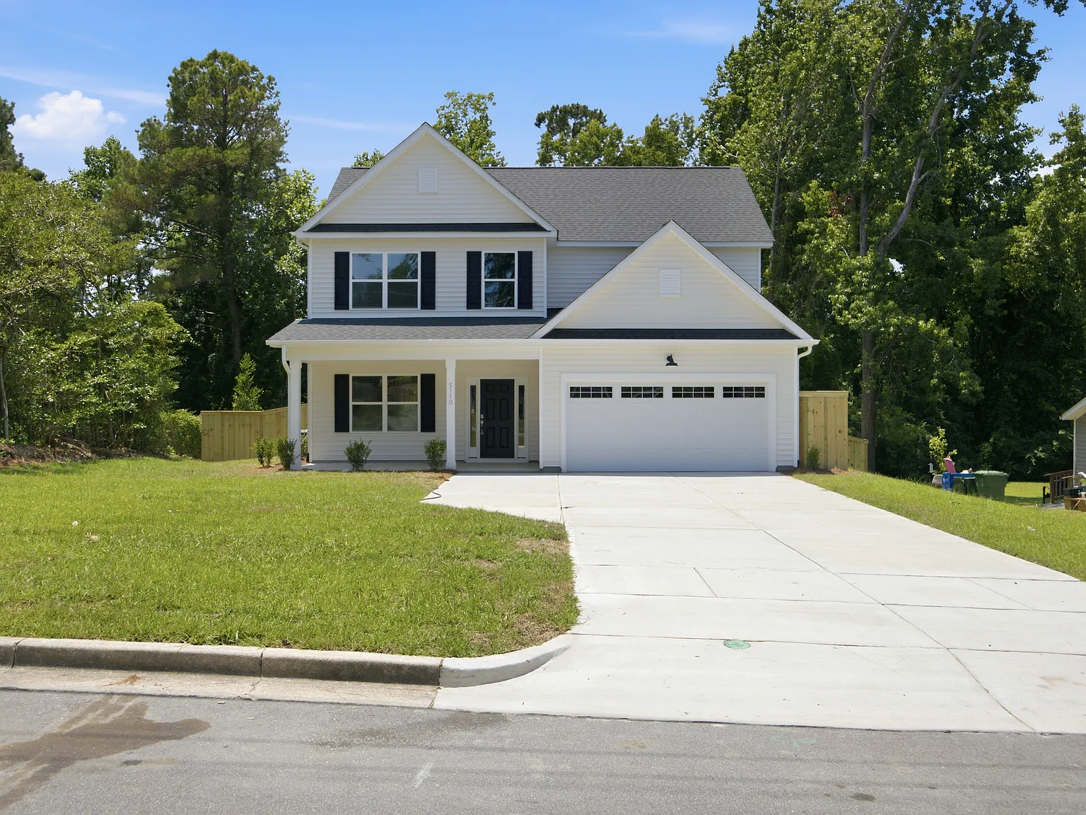5 bed, 2500 sqft, $4,250 — Photo 1