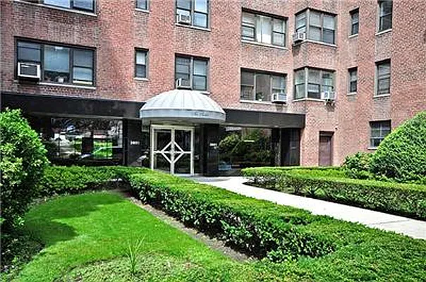 Sold by Exclusive Properties Sotheby's International Realty | media 25