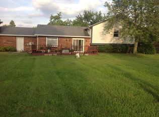 8889 Paragon Rd, Centerville, OH 45458