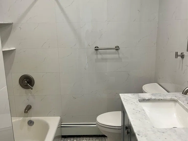 1016 Oaks Dr — Photo 6