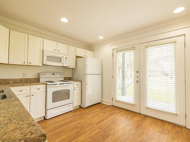 1725 Harvey Mitchell Pkwy S #1613 — Photo 9