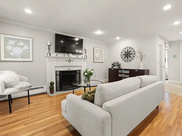 32 Webster Rd, Lexington, MA 02421