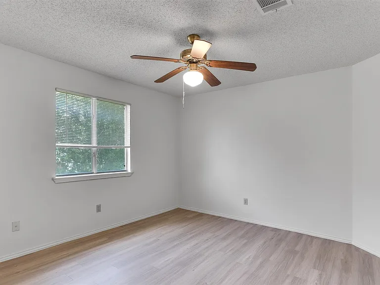 8313 Columbia Falls Dr — Photo 20