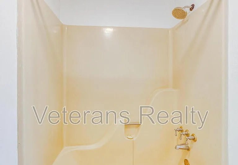 1210 Spring Dr — Photo 20