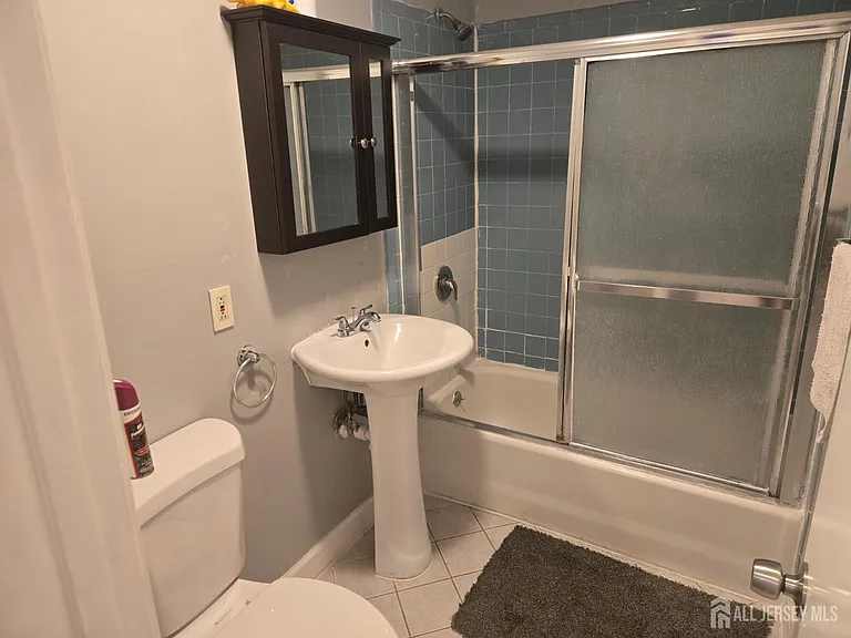 143 College Dr — Photo 5