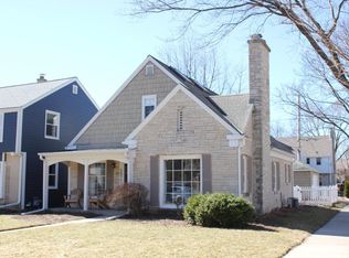 5977 N Kent Ave, Whitefish Bay, WI 53217