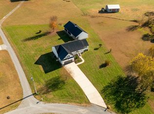 90 River Side Dr, Dunlap, TN 37327