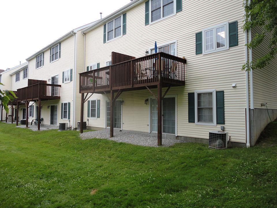 2nd image of 22 Main St APT 4