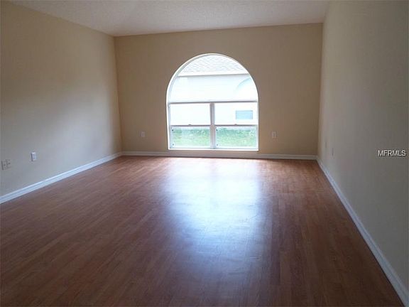 3rd image of 2405 Ainsworth Ave