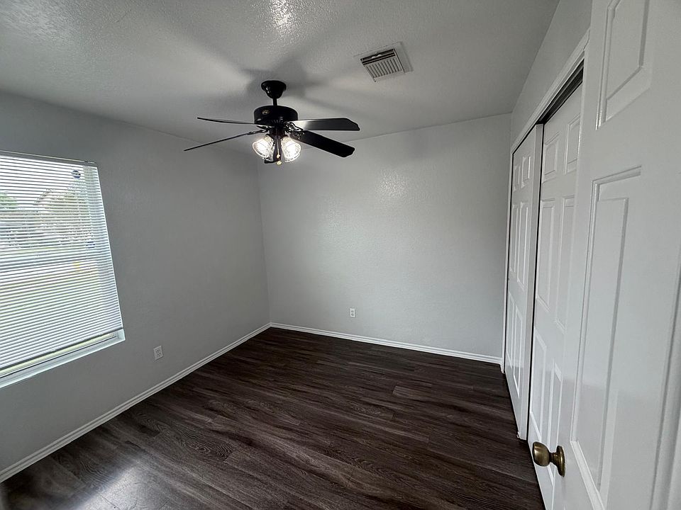 1st image of 10126 Sungate Park