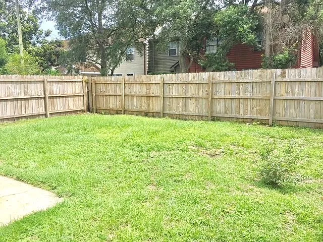 328 Davenport Rd — Photo 8