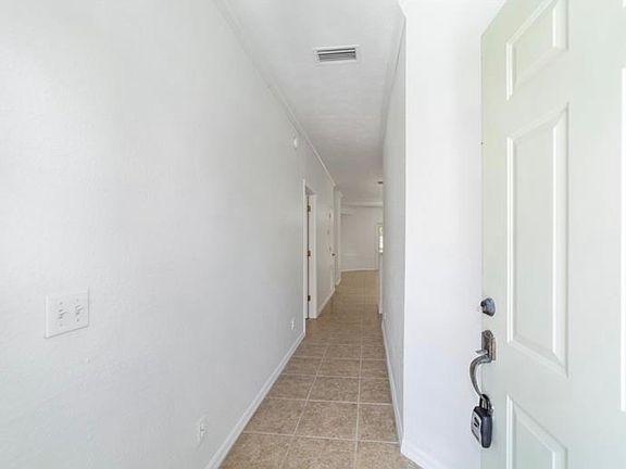 4th image of 231 NE 28th Ave APT 305