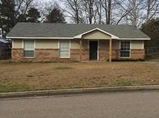 626 Randall Cir, Pearl, MS 39208