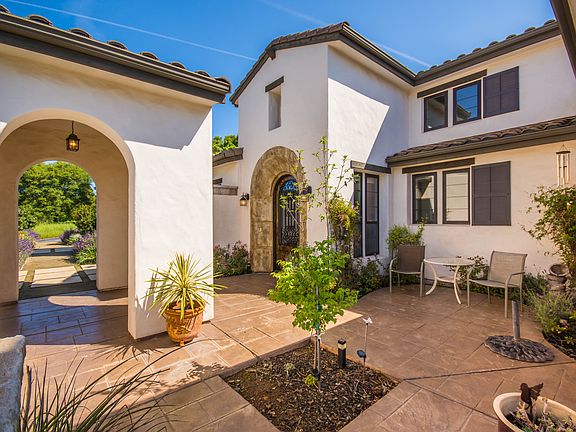 4th image of 2540 Vineyard Dr